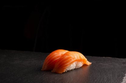 Billede af 2 stk. Laks - Nigiri