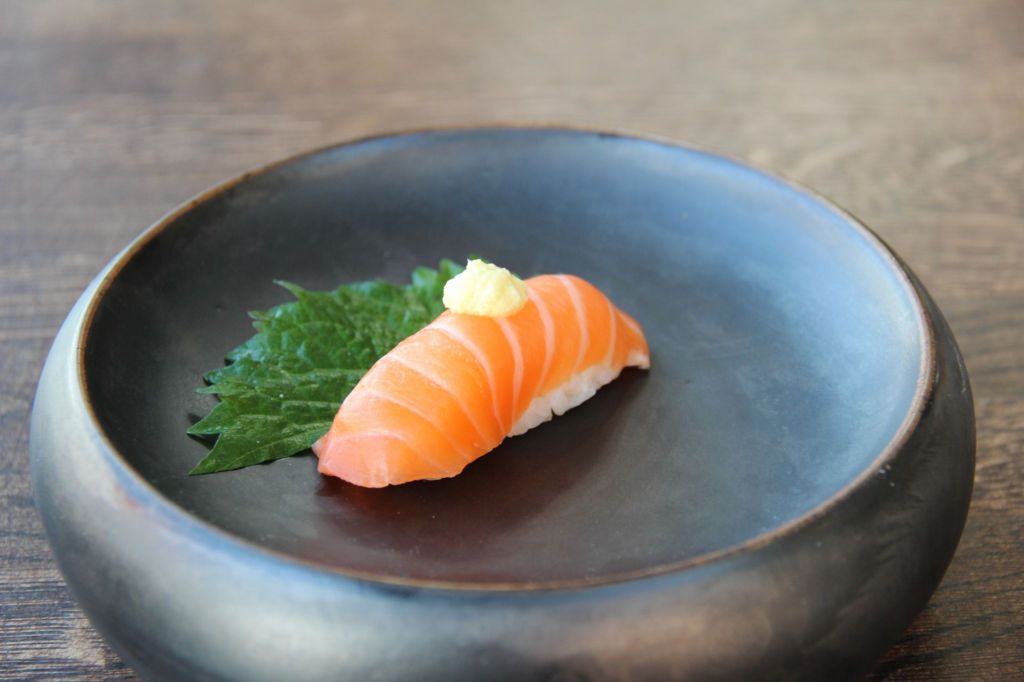 Billede af Laks med hvidløg - Nigiri Basic 