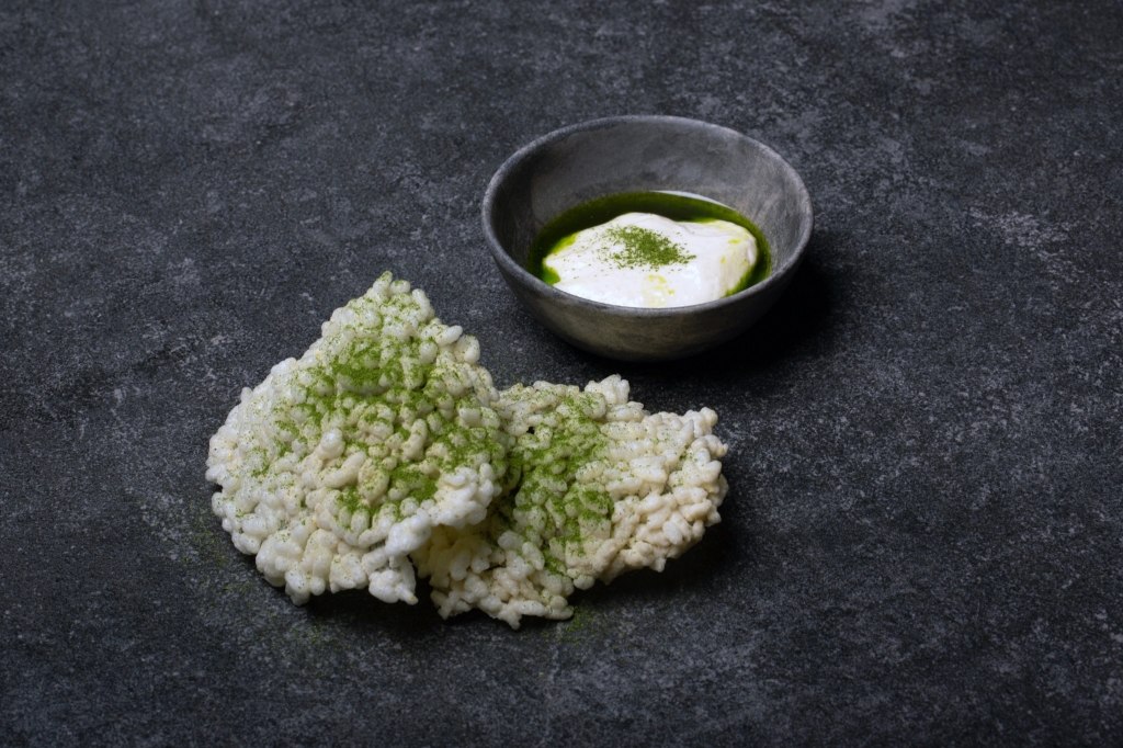 Billede af 2 x Rischips m. peberrodsdip og persilleolie