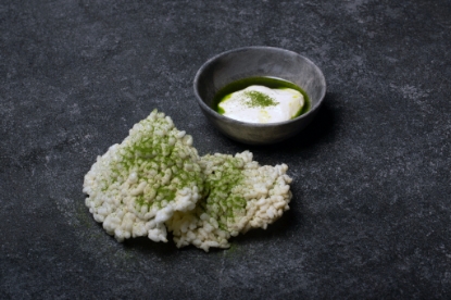 Billede af 2 x Rischips m. peberrodsdip og persilleolie